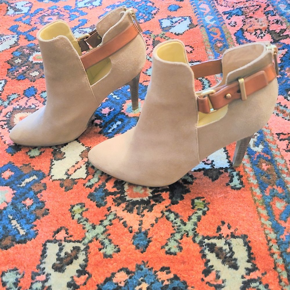 Coach Ann tan suede ankle boots size 8
